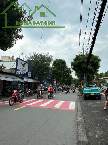 Nhỉnh 12 tỷ sở hữu MTKD sầm uất Nguyễn Văn Quá 100m2 ngang 4.1m 4 lầu gần chợ Cây Sộp. - 2