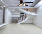 Bán nhà 3 tầng vuông vắn về ở luôn ngõ 183 Đình Đông