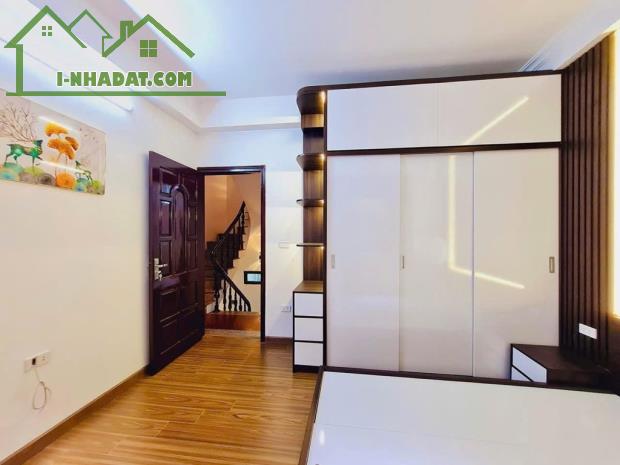 Siêu phẩm Mỹ Đình: Nhà 42m², 5 tầng, full NT, mặt tiền rộng – giá tốt 9.5 tỷ