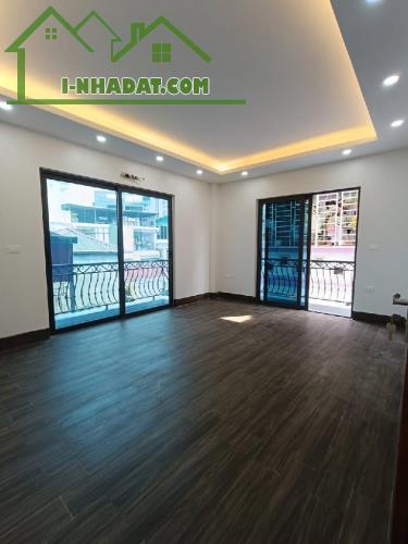 TRẦN CUNG - PHÂN LÔ - Ô TÔ TRÁNH NHAU - VĂN PHÒNG - THOÁNG BA MẶT-  Ở SƯỚNG LUÔN - 1