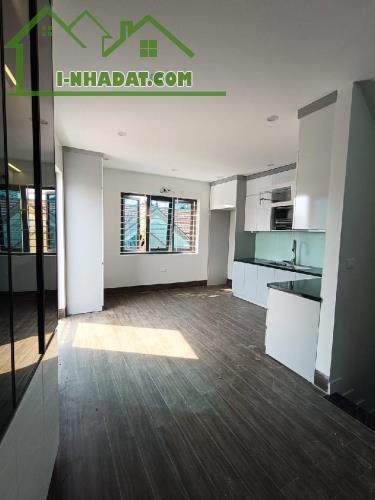 TRẦN CUNG - PHÂN LÔ - Ô TÔ TRÁNH NHAU - VĂN PHÒNG - THOÁNG BA MẶT-  Ở SƯỚNG LUÔN - 2