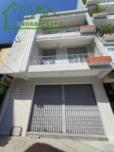 Cho thuê nhà nguyên căn mặt tiền kinh doanh đường Sinh Trung,Nha Trang ngay chợ đầmgiá16tr