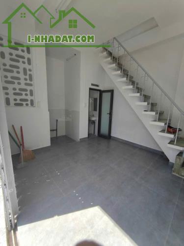 Cho thuê nhà nguyên căn mặt tiền kinh doanh đường Sinh Trung,Nha Trang ngay chợ đầmgiá16tr - 2