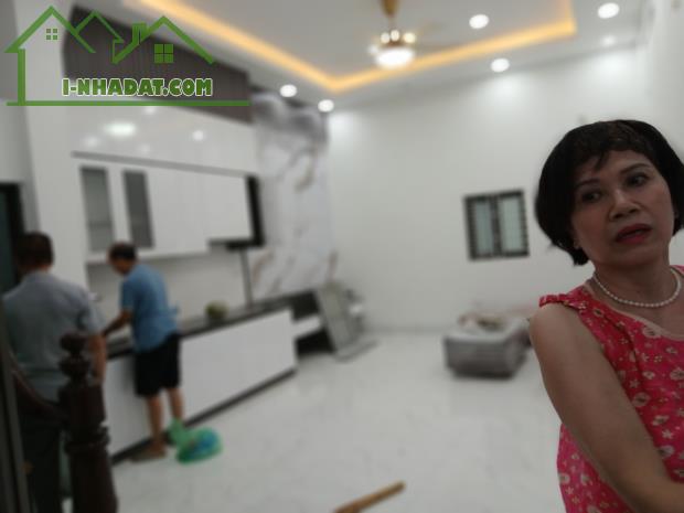 BÁN NHÀ RIÊNG PHỐ ĐÔNG THIÊN 40M2, 3 TẦNG, 3 NGỦ, 3 PHỤ, SỔ ĐỎ NỞ HẬU. GIÁ 5,5 TỶ - 1