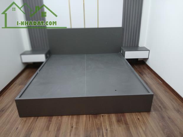 BÁN NHÀ RIÊNG PHỐ ĐÔNG THIÊN 40M2, 3 TẦNG, 3 NGỦ, 3 PHỤ, SỔ ĐỎ NỞ HẬU. GIÁ 5,5 TỶ - 4
