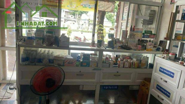 Do không tuyển được nhân viên mình cần sang lại nhà thuốc gần chợ Lạc Quang. Q12 - 4