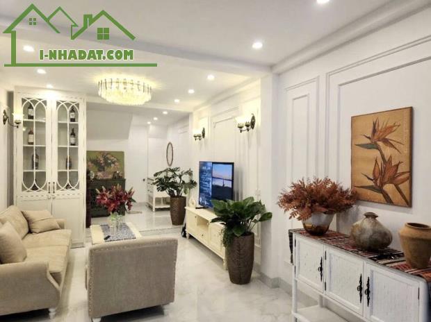 Chính chủ bán nhà riêng Trần Cung - hàng xóm viện E - 60M2 - nhà đẹp sẵn ở - 13 tỷ đồng