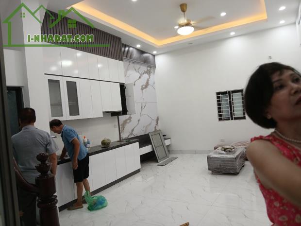 BÁN NHÀ RIÊNG NGÕ PHỐ ĐÔNG THIÊN 40M2, 3 TẦNG, 3NGUR , 3 PHỤ . SỔ ĐỎ ĐẸP. GIÁ 5,5 TỶ - 3