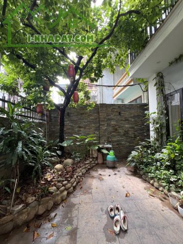 Phân Lô, Biệt Thự Phố Nguyễn Sơn, Bồ Đề, 125m2, MT6.5m, Ô Tô, Full đồ, Giá Rẻ - 1