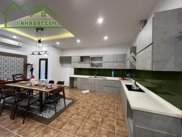 Phân Lô, Biệt Thự Phố Nguyễn Sơn, Bồ Đề, 125m2, MT6.5m, Ô Tô, Full đồ, Giá Rẻ - 3