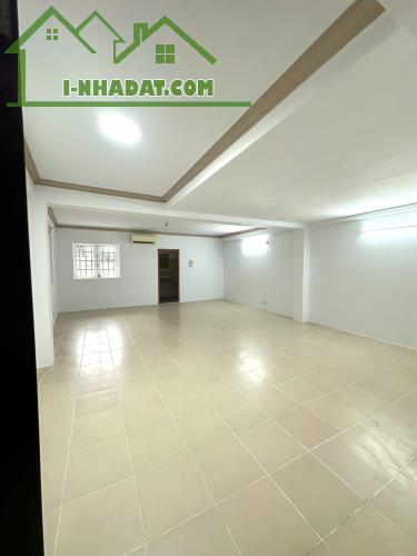 Cho thuê nhà trục chính hẻm hồ tùng mậu gần công an thành phố giá 17 triệu