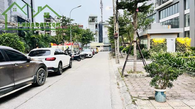 biệt thự mini Nguyễn Sơn- bệnh viện Tâm Anh, 122m x 4 tầng, mặt tiền 6.5m, nở hậu, full - 1