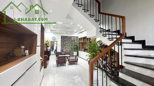 BÁN NHÀ YÊN SỞ 35M² 5 TẦNG 6.68 tỷ TẶNG TOÀN BỘ NỘI THẤT .CHÍNH CHỦ CÔ HẰNG GIÁO VIÊN VỀ H