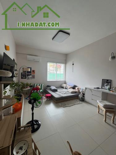 Biệt thự đường 2 phước bình DT 200m, 3 tầng khu vip