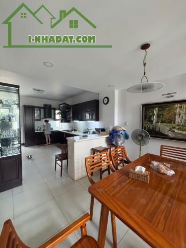 Biệt thự đường 2 phước bình DT 200m, 3 tầng khu vip - 2