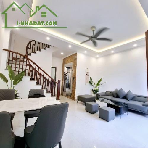 BÁN NHÀ ĐẸP THẠCH BÀN LONG BIÊN, LÔ GÓC 6 TẦNG THANG MÁY, DT 46M² – CHỈ 7.8 TỶ