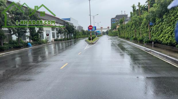 NHÀ LÔ GÓC KHU PHÂN LÔ 918 PHÚC ĐỒNG 80M, 4T, MT 5.5M, Ô TÔ THÔNG, TRÁNH CÁC NGẢ, VỈA HÈ. - 1