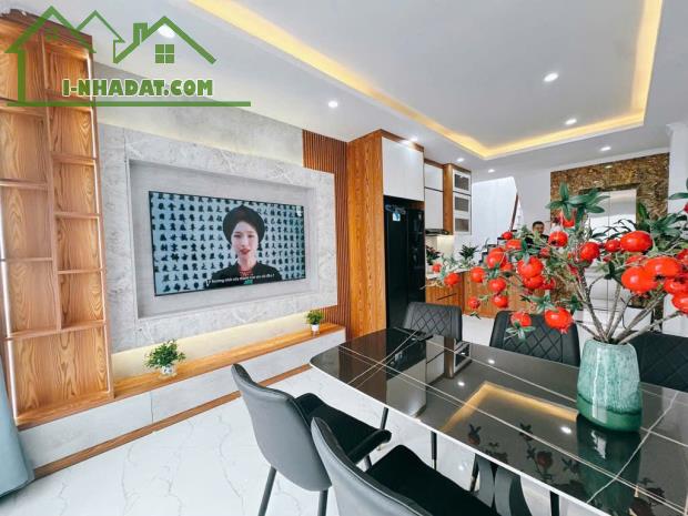 Bán nhà Bồ Đề, 30/56.4m, 4 tầng, MT 4.2m, giá chỉ 5.5 tỷ.