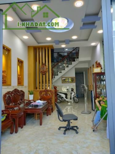 NHÀ 4 TẦNG - PHƯỚC LONG B - HẺM XE HƠI - NHỈNH 9 TỶ - 4