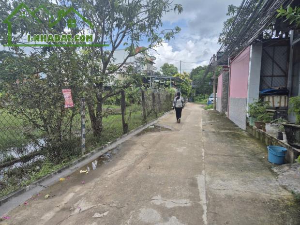 Bán nền  đất 1370 m2, mặt tiền đường bê tông, xã Đức Hòa Hạ, Đức Hòa, Long An. Giá 20.5 tỷ - 2