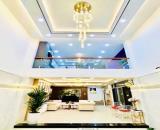 SIÊU PHẨM SÁT MẶT TIỀN - 7 CHỖ VÔ NHÀ - THANG MÁY NHẬP - NGAY VINCOM QUANG TRUNG, BV 175.