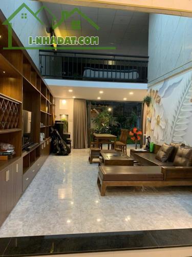 BIỆT THỰ SÂN VƯỜN ĐƯỜNG 8M XH - 200M2 NGANG 8M - CHỈ 18,9 Tỷ - BÌNH QUỚI - BÌNH THẠNH. - 1