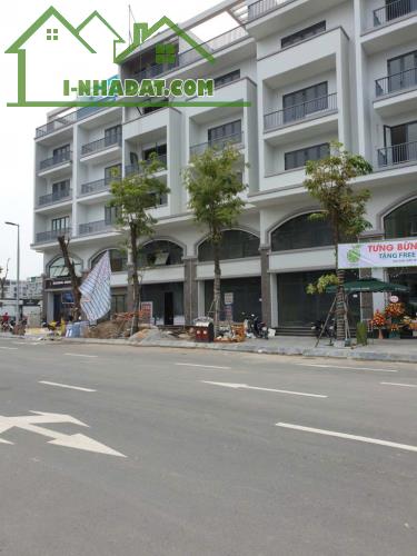 Hàng Hot mặt biển MonBay Hạ Long cần bán gấp . LH:0915 069 737 - 2