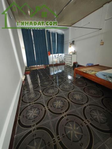 18 - CG: Cho thuê nhà mặt tiền Đề Thám 17 triệu - 2