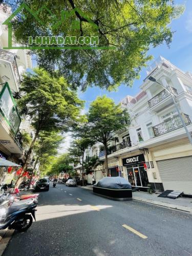 BÁN NHÀ KHU VIP CITYLAND P7 - GÒ VẤP - ( 5X18 ) - 5 TẦNG BTCT - CÓ DÒNG TIỀN - CHỈ 20,6 tỷ