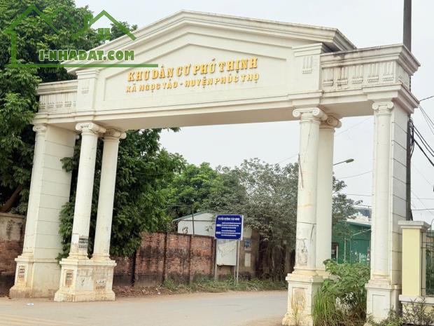 HÀNG FO. NGỌC TẢO. PHÚC THỌ. CHO A/C MUA ĐƯỢC GIÁ TỐT DÂY Ạ,
BÁN ĐẤT TẶNG NHÀ MÁI BẰNG 1 - 3