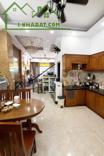 NHÀ ĐẸP 3 TẦNG – MẶT TIỀN HẺM XE HƠI THÔNG – LÂM VĂN BÊN – NỞ HẬU – GIÁ 8.950 TỶ - 1