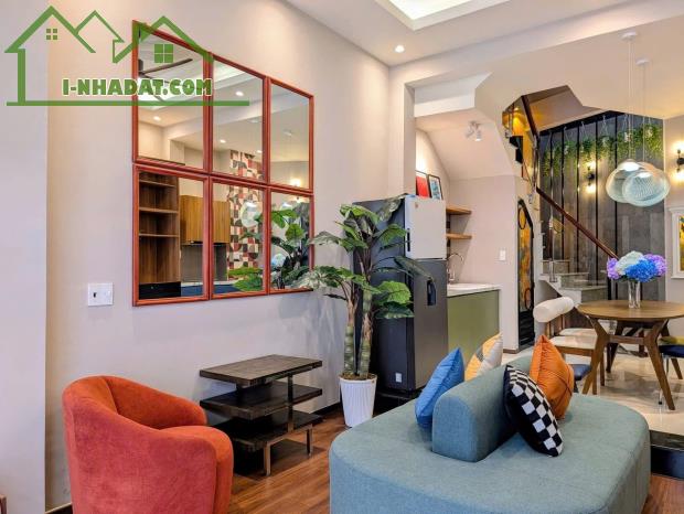 Phú Nhuận, nhà đẹp hẻm XH thông Hồng Hà, 4 Tầng, 38m2, gần sân bay, TN 240tr/năm, 8.x Tỷ - 2