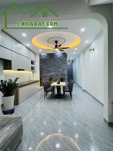 Bán Nhà Mới Phường Tân Phong.NGAY CHỢ TÂN PHONG.Giá Sốc CHỈ 3 TỶ 700 - 1