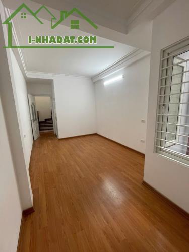 Hiếm! Nhà Phú Mỹ 36,5m2x5T, dân xây, KD, ngõ nông, ô tô gần - 7,2 tỷ