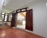 NHÀ DÂN XÂY DT: 42M2, RỘNG: 5,8M, TRUNG TÂM NGỌC KHÁNH, BA ĐÌNH