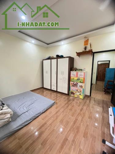 Bán nhà 2 tầng sạch đẹp ngõ 51 Khúc Hạo - 4