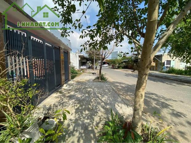 Bán đất (ngang 6m) MT đường Thâm Tâm, Hòa Quý, Ngũ Hành Sơn, DT 120m2, giá 6 tỷ 6 tl