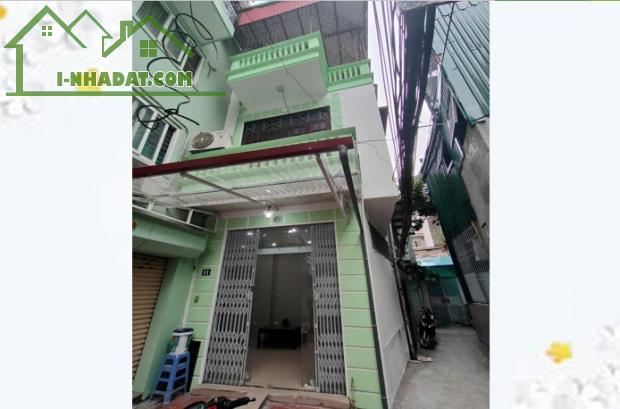 Chính chủ bán hoặc cho thuê nhà 3 tầng ngay trung tâm P.Hoàng Hoa Thám, Ba Đình, Hà Nội.