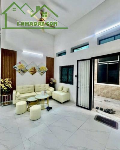 🚀 NHÀ ĐẸP Ở LUÔN NGUYỄN CHÍNH 6,5 TỶ/ 33M2/ 4 TẦNG/ MT3,4M - GẦN PHỐ, GẦN Ô TÔ.