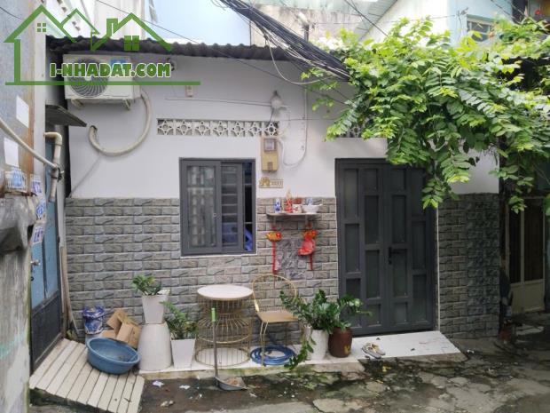 Mặt tiền Bình Thạnh 90m2 nhà nát ngang 4m tiện xây chdv sát bến xe miền đông