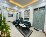 Căn Tập Thể Tầng 4 Ở ngay Trần Bình Gần Bệnh viện 198. DT 65m. 3 Ngủ. Bếp. Giá 4.95 tỷ