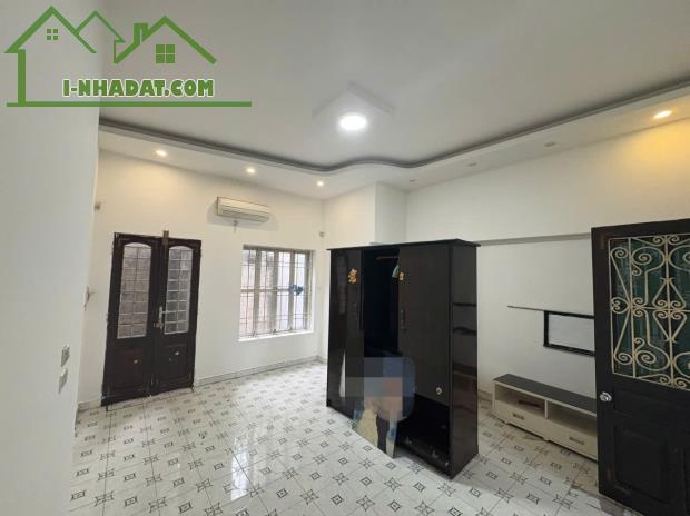 Cho thuê nhà riêng Lò Đúc - Hai Bà Trưng 75m x 2 tầng giá 9.5tr Ở NHÓM 10 NGƯỜI