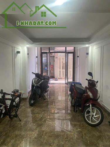 Cần cho thuê nhà nguyên căn ngõ 339 Minh Khai, Hai Bà Trưng 60m x 7T giá 18 triệu