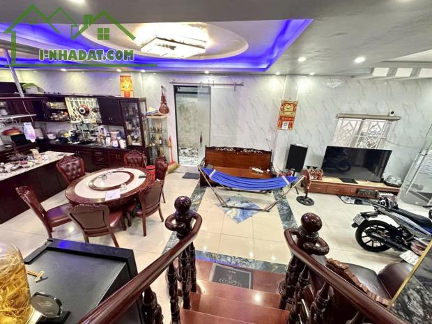 BIỆT THỰ 3 TẦNG ĐÚC (14x32) MẶT TIỀN PHAN VĂN HỚN, Q.12 – GIÁ CHỈ 17.8 TỶ - 1