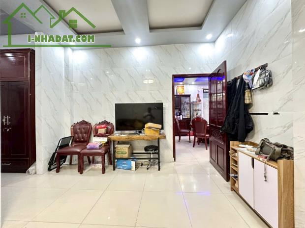 BIỆT THỰ 3 TẦNG ĐÚC (14x32) MẶT TIỀN PHAN VĂN HỚN, Q.12 – GIÁ CHỈ 17.8 TỶ - 2