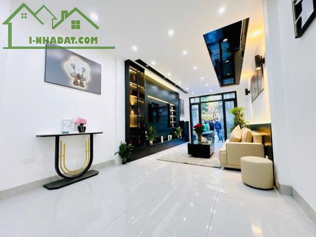 Cho thuê NHÀ ĐẸP - THANG MÁY Dương Văn Bé, Vĩnh Tuy, Hai Bà Trưng 45m x 5T giá 16tr - 1