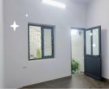 Cho thuê nhà Đê La Thành, Diện tích 80m  tầng 2 , giá 10 triệu.
