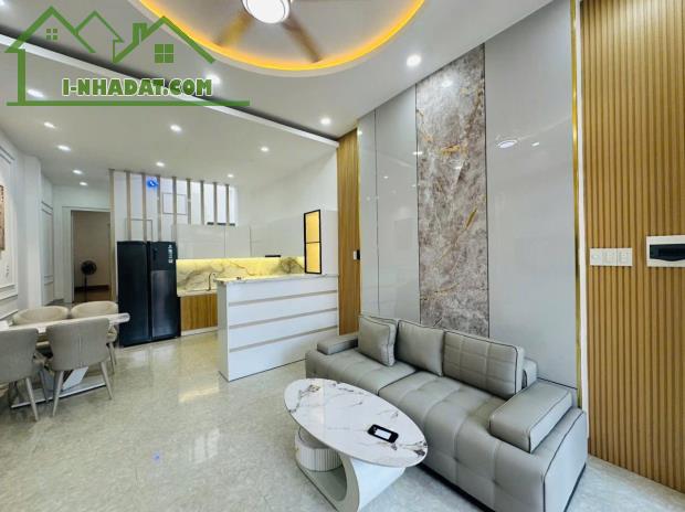 NHÀ 2 TẦNG HẺM Ô TÔ 5M, VĨNH HÒA, BẮC NHA TRANG, GIÁ CHỈ 4,8 TỶ - 1