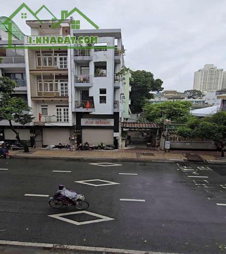 Bán căn hộ lầu 1 CC mặt tiền Nguyễn Trãi, P11, Q5, 80m2, 2 tầng,tặng nội thất, chỉ 3,25 tỷ