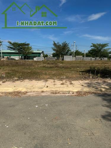 Lô đất thổ cư 90m2 Hàm Thắng 750 triệu